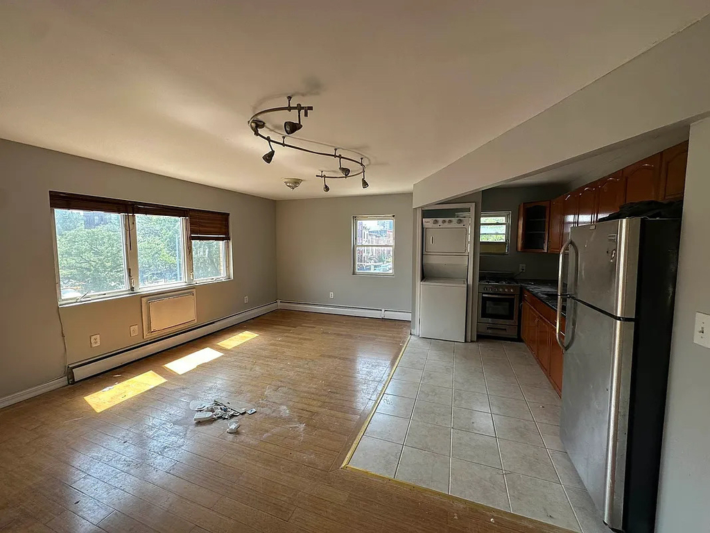 1027 Halsey Street - Photo 0