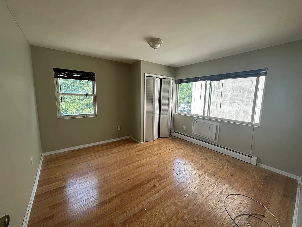 1027 Halsey Street - Photo 8