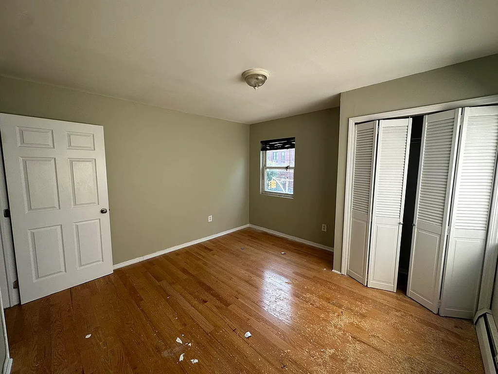 1027 Halsey Street - Photo 7