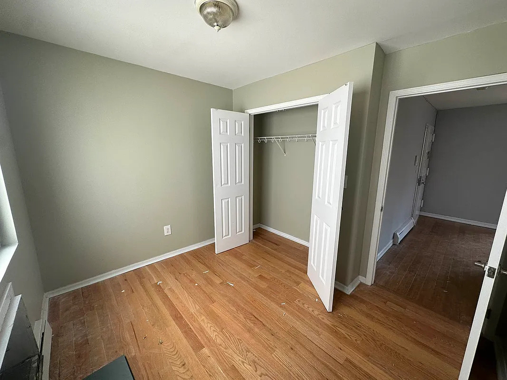 1027 Halsey Street - Photo 6