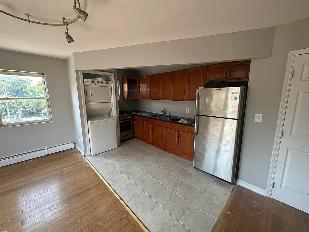 1027 Halsey Street - Photo 1