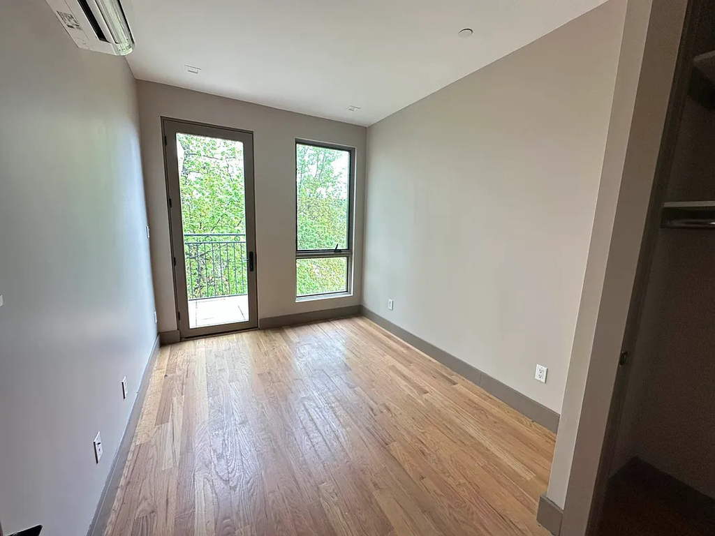 1140 Dekalb Avenue - Photo 5
