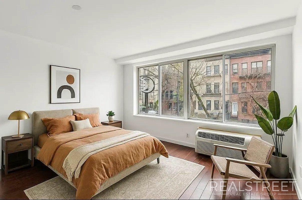 286 Stanhope Street - Photo 3