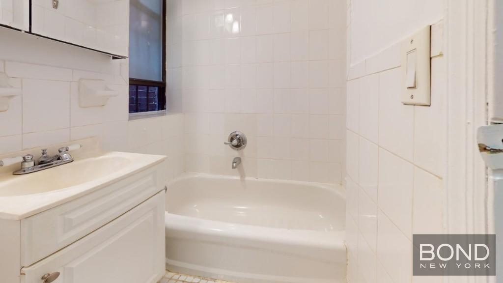 East 38th Street - Photo 5