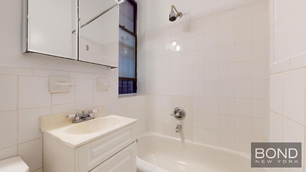 East 38th Street - Photo 4