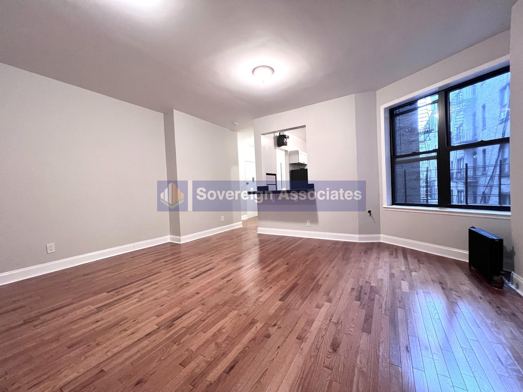 300 Fort Washington Avenue - Photo 1
