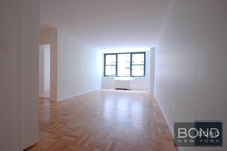 East 49th Street - Photo 0