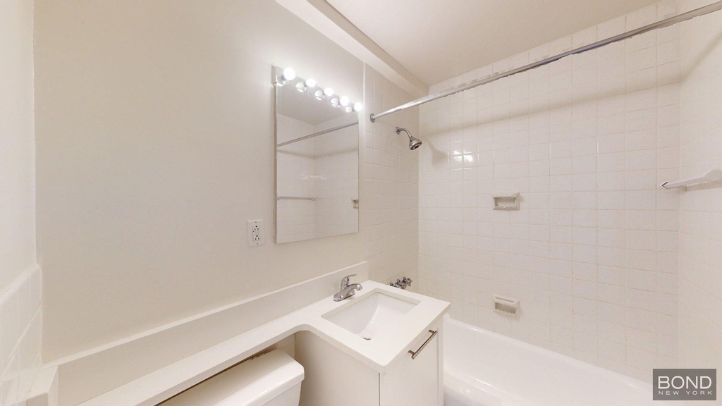 East 49th Street - Photo 5