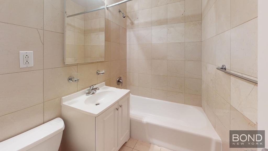 East 49th Street - Photo 2