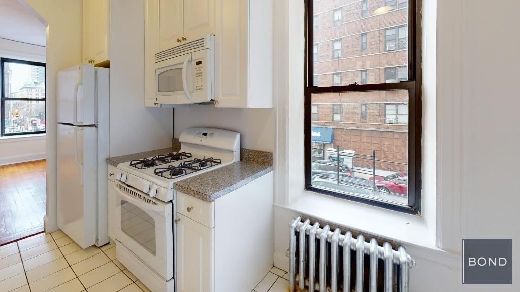 East 38th Street - Photo 4