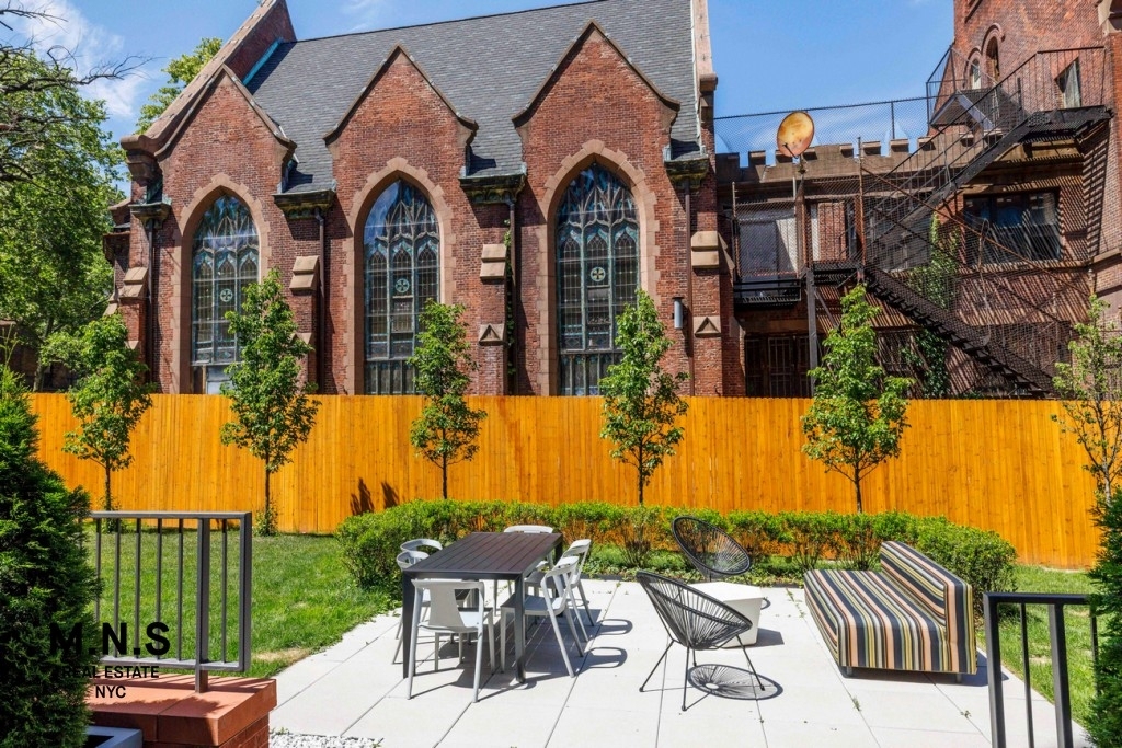 Sterling Place - Photo 10