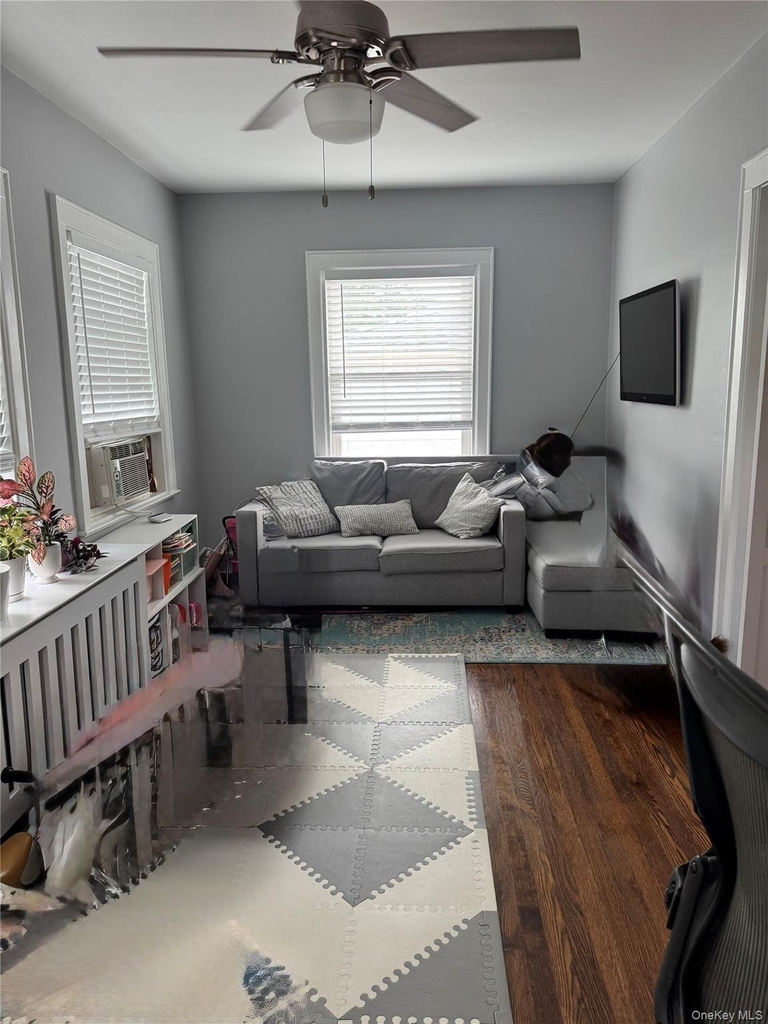 523 Second Ave - Photo 2