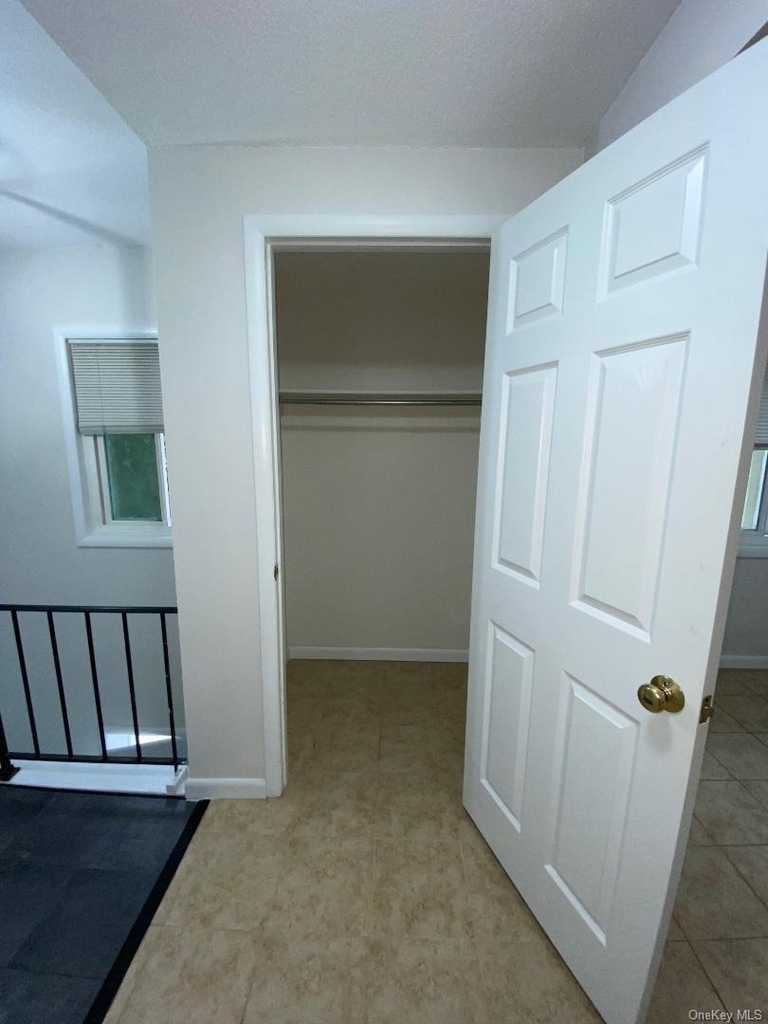85 N Middletown Road - Photo 18