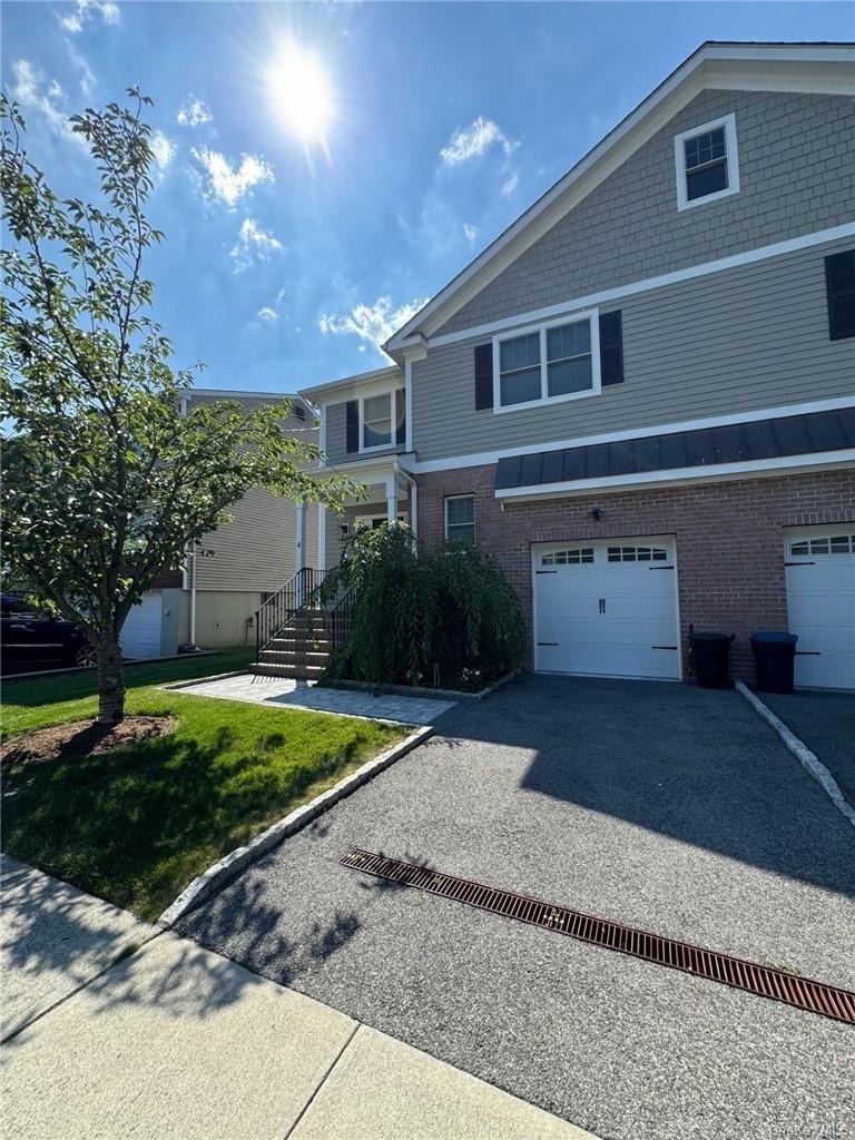 4 Rose Avenue - Photo 1