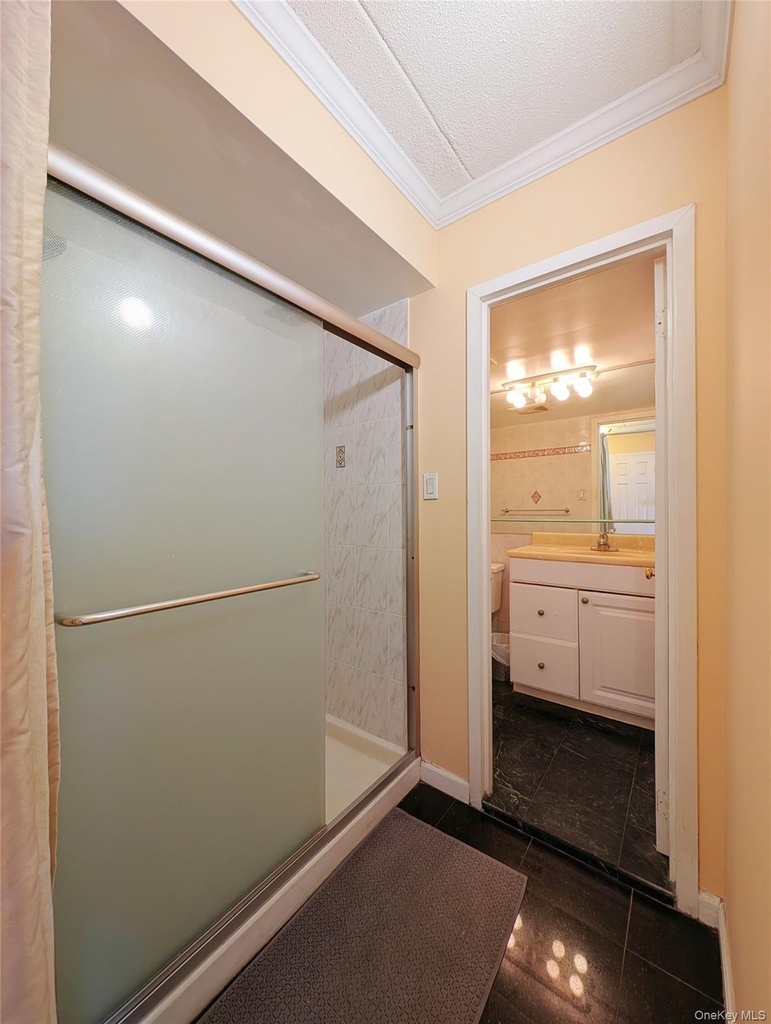 13617 Maple Avenue - Photo 5