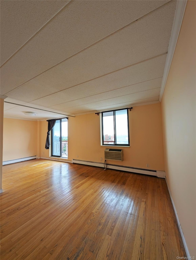 13617 Maple Avenue - Photo 2