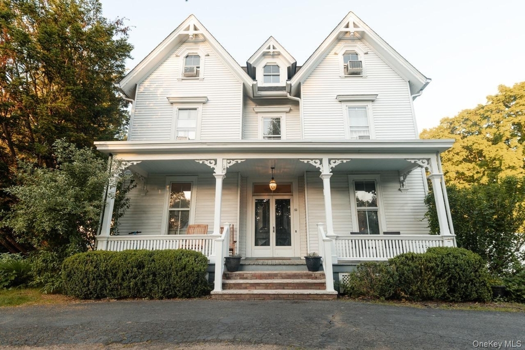 32 Lake Avenue - Photo 0