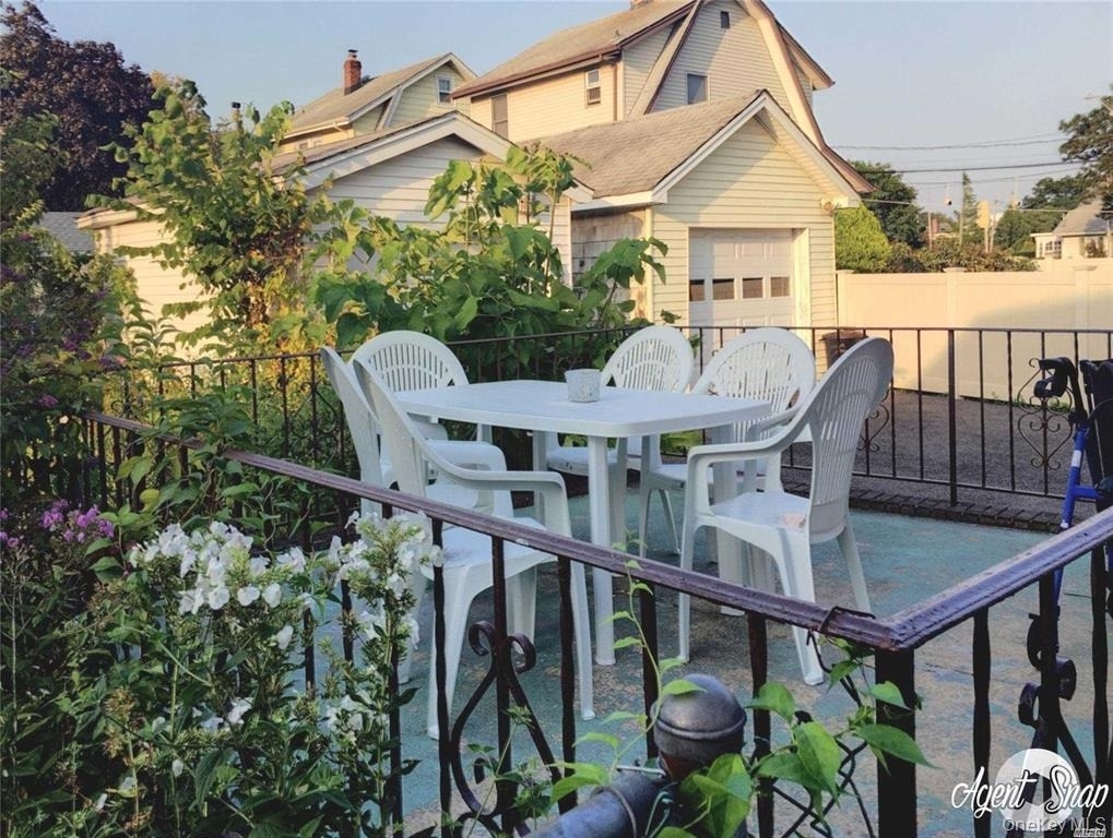 121 Lyon Place - Photo 12
