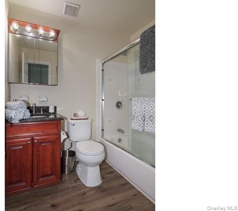 115 Connetquot Avenue - Photo 8