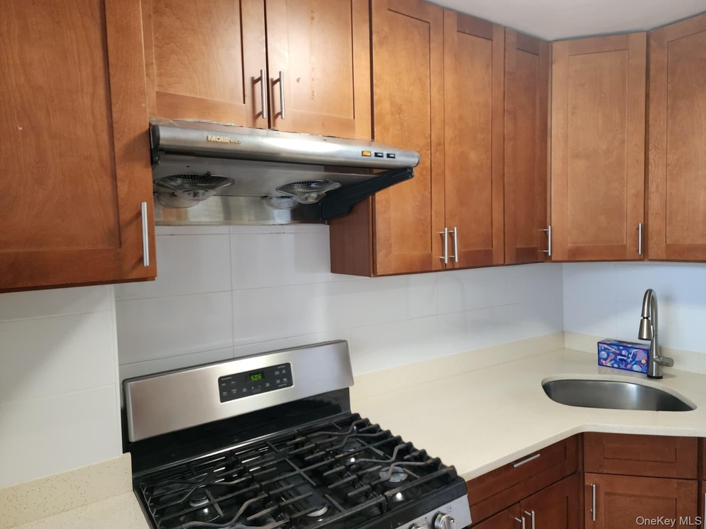 61-45 98th Street - Photo 6
