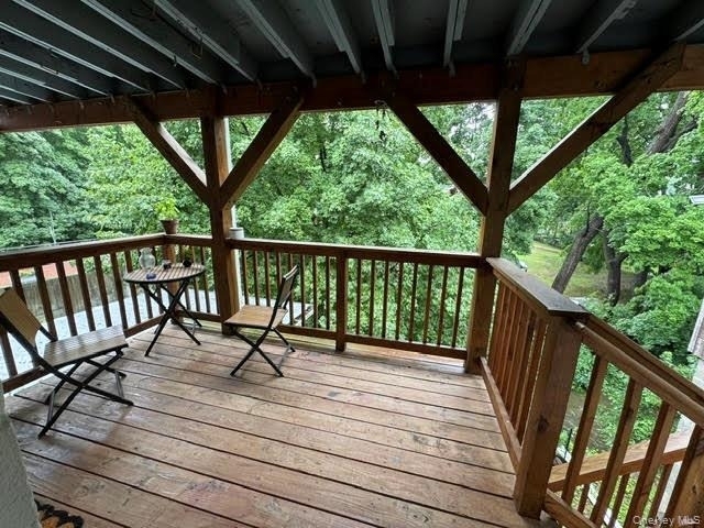 284 Main Street - Photo 2