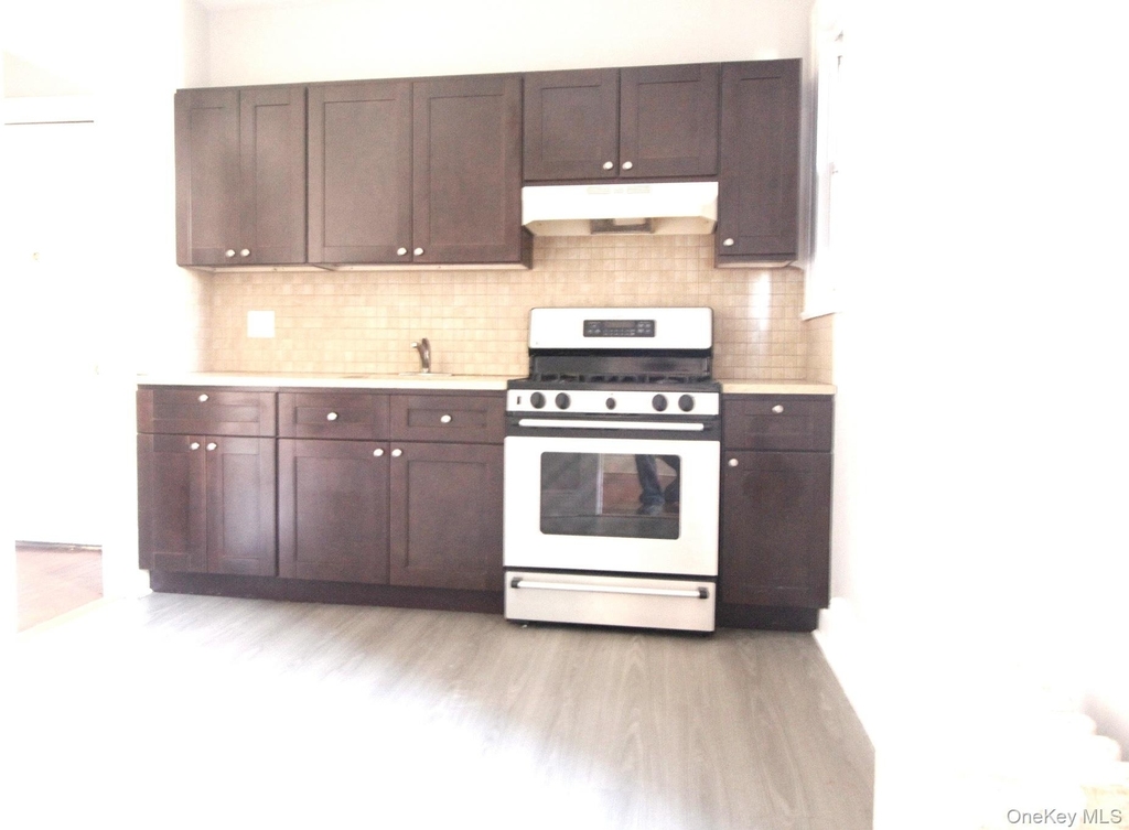 477 Merrick Road - Photo 7