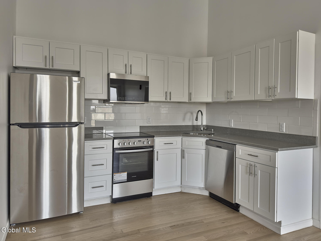 155 River Street - Photo 4