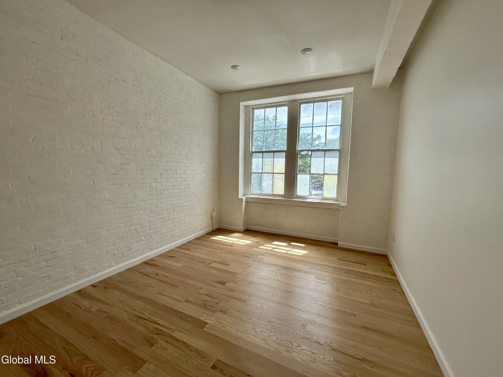 155 River Street - Photo 6