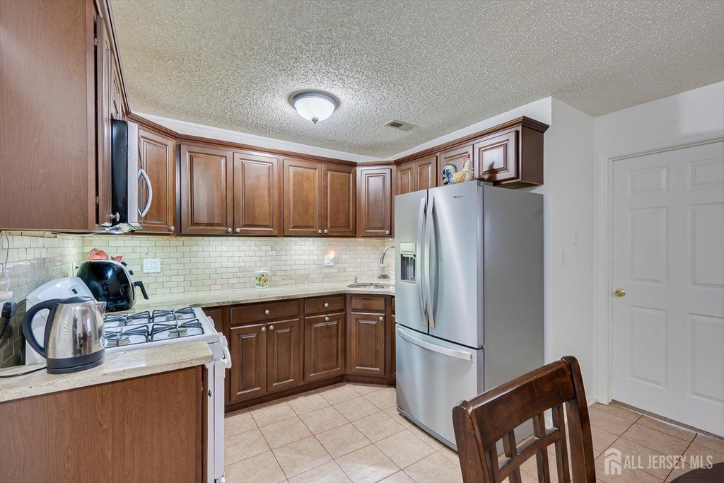 150 Prestwick Way - Photo 11