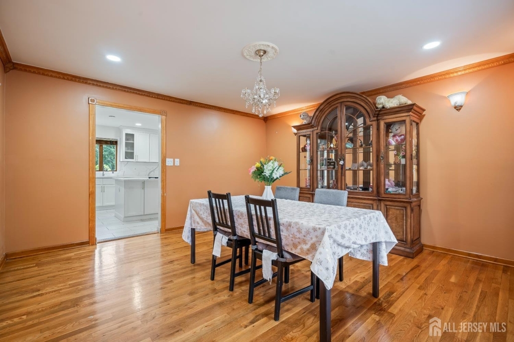 16 London Drive - Photo 7