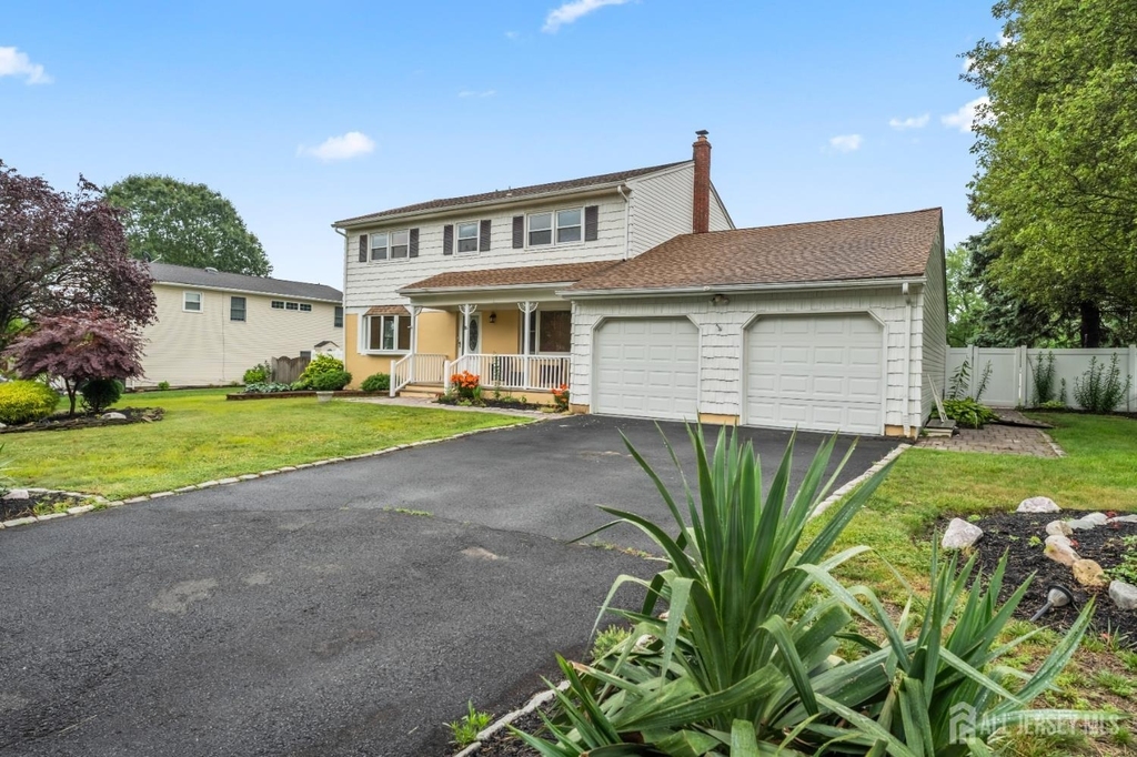 16 London Drive - Photo 41