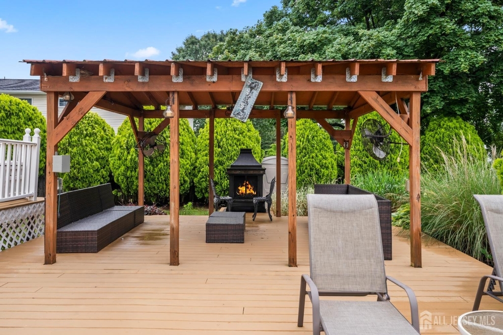 16 London Drive - Photo 30
