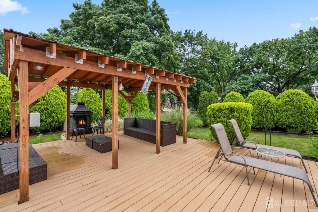 16 London Drive - Photo 31