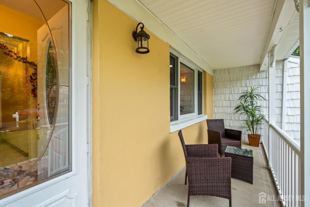 16 London Drive - Photo 3