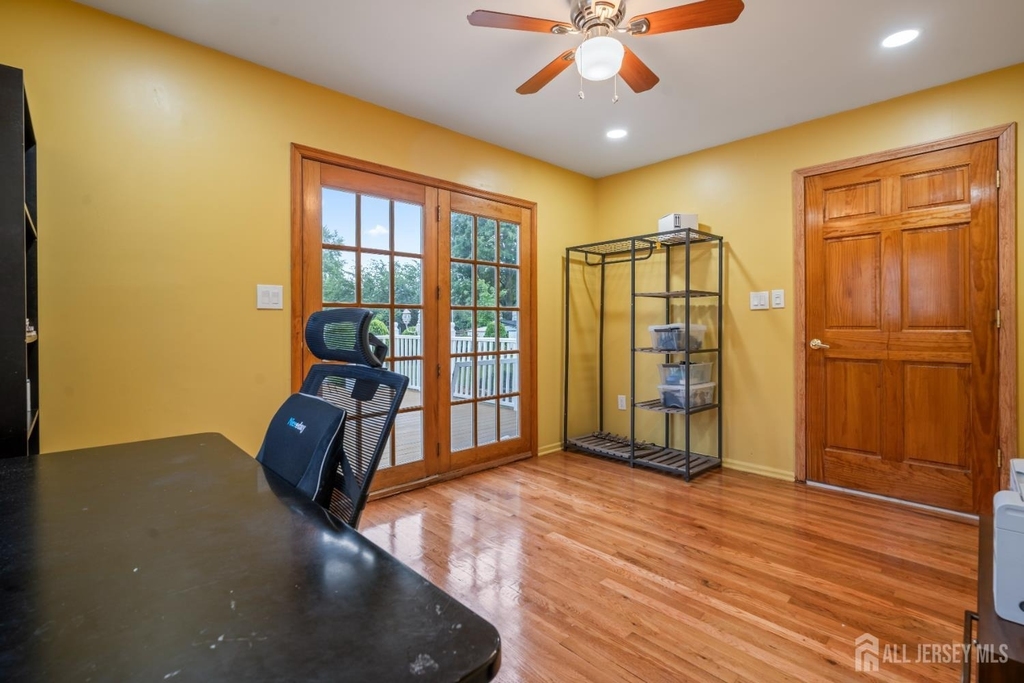 16 London Drive - Photo 13