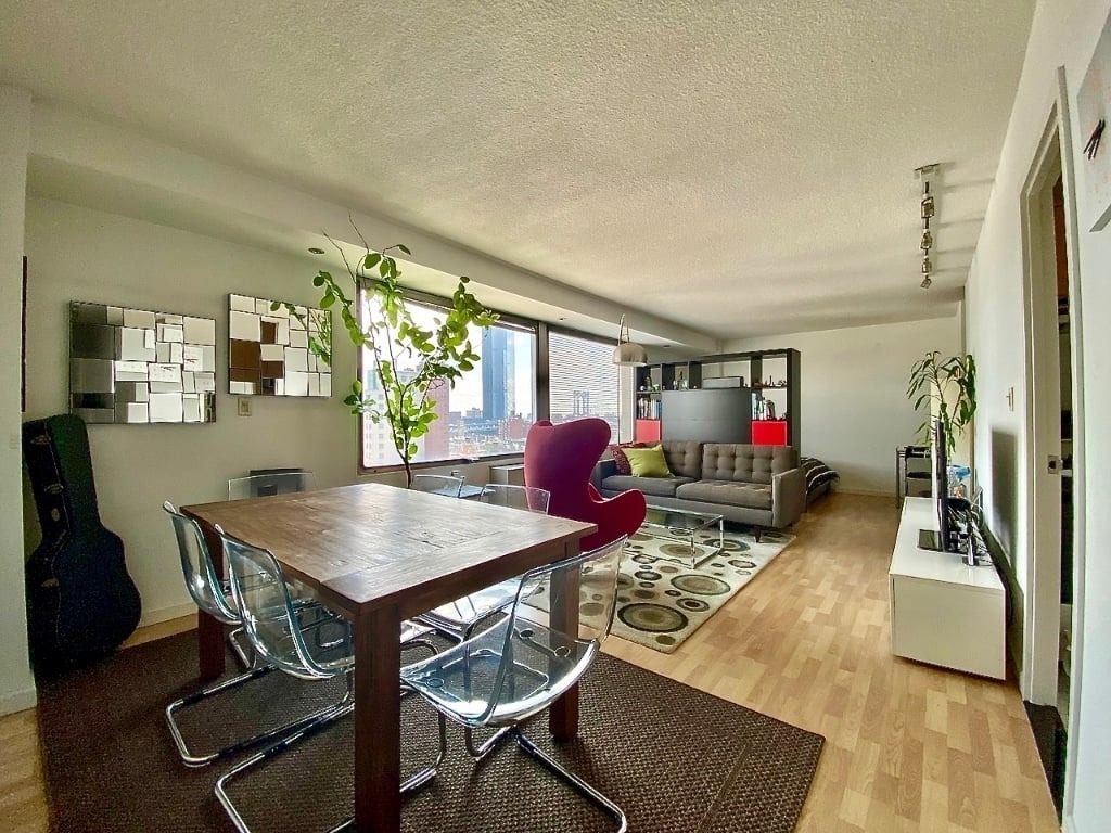 180 Park Row - Photo 1