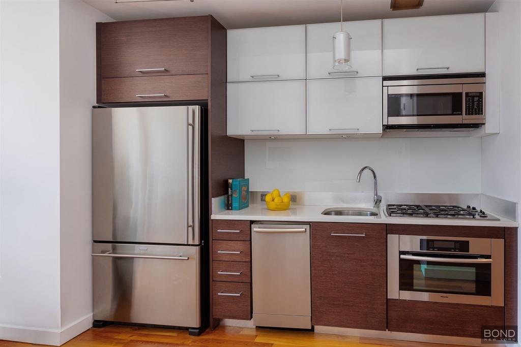 161 N 4th Street - Photo 2