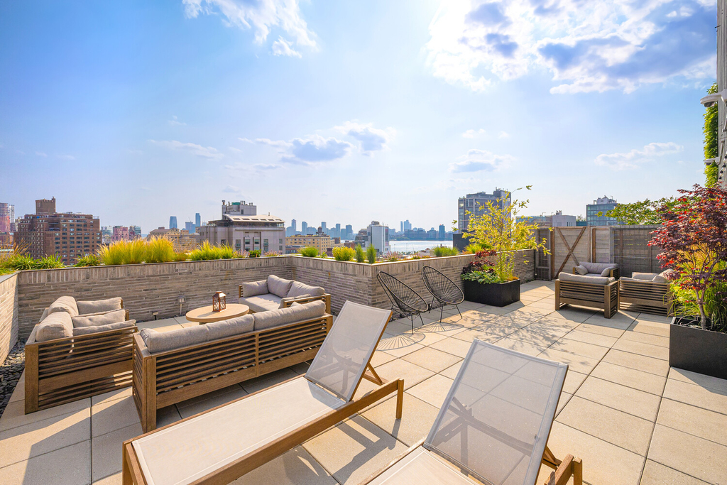 345 W 14th Street - Photo 16
