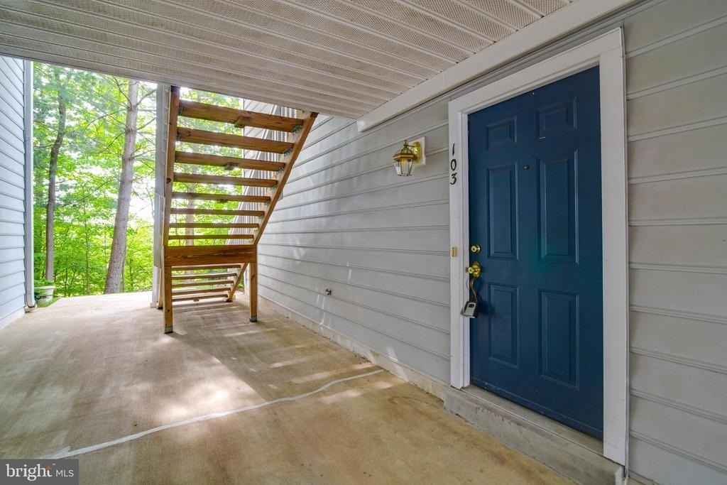 17045 Islip Loop - Photo 1