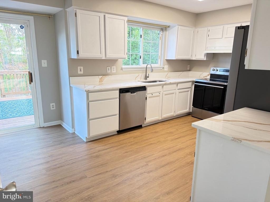 9253 Jessica Drive - Photo 5