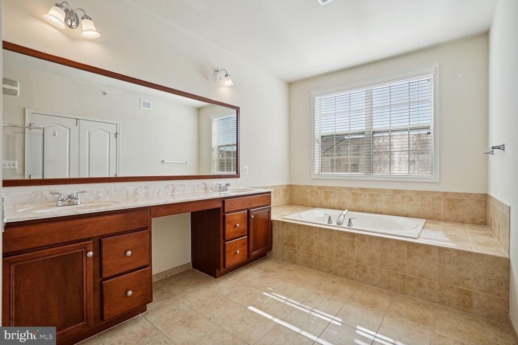 43085 Thoroughfare Gap Terrace - Photo 17