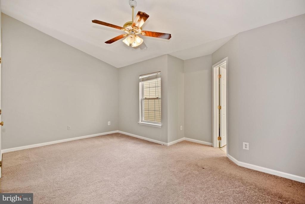 20413 Elm Grove Terrace - Photo 17
