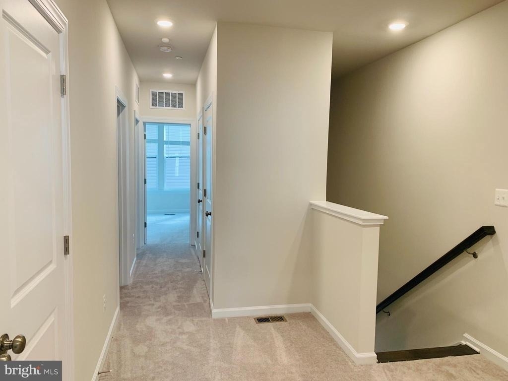 22486 Radford Point Terrace - Photo 9