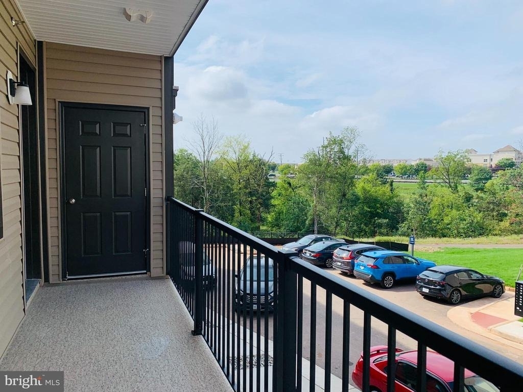 22486 Radford Point Terrace - Photo 25