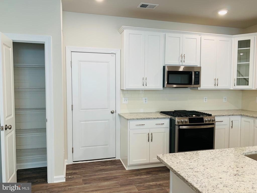 22486 Radford Point Terrace - Photo 7