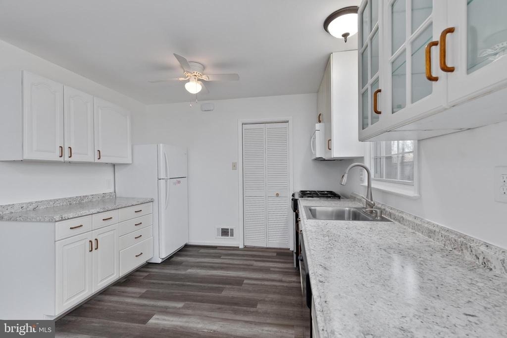 4114 Lees Corner Road - Photo 6