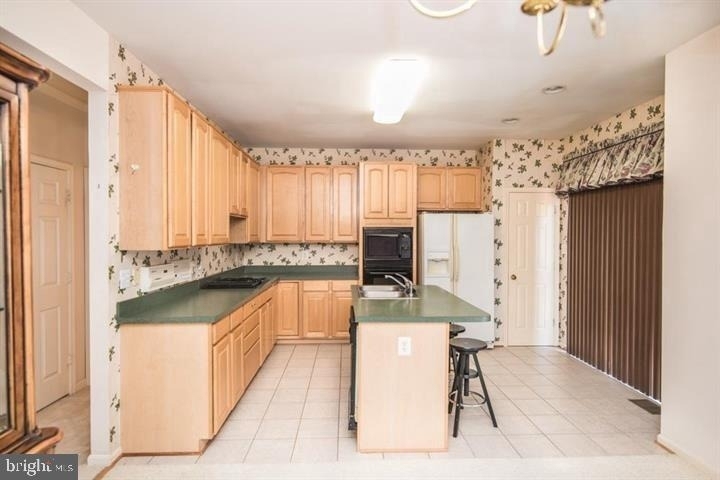 8359 Regal Oak Court - Photo 10