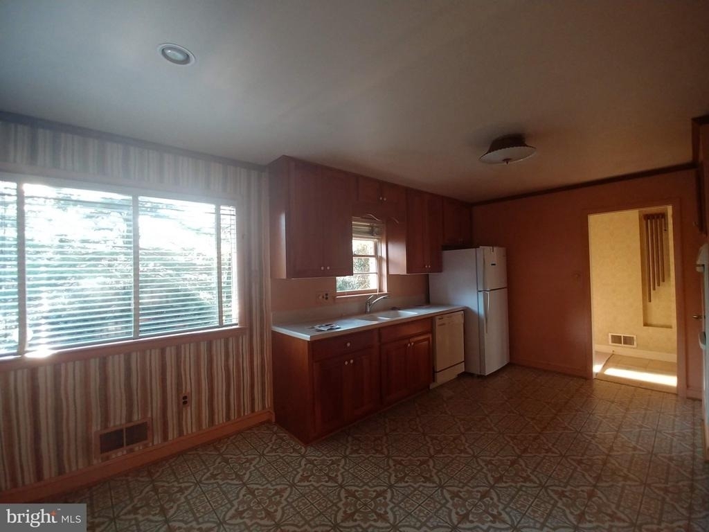 1429 Laburnum Street - Photo 11