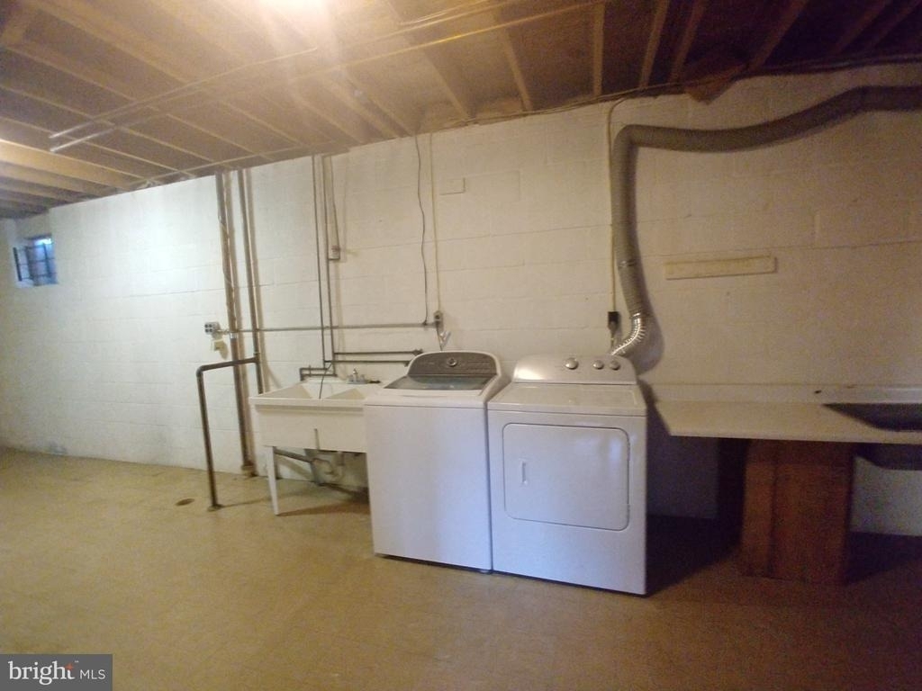 1429 Laburnum Street - Photo 20