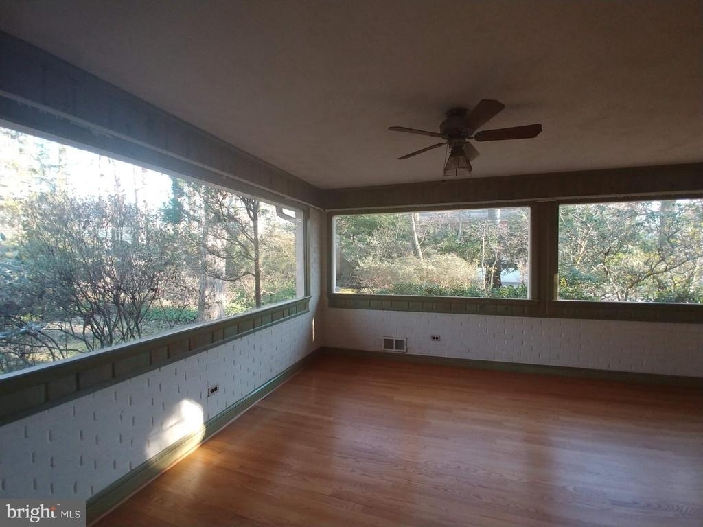 1429 Laburnum Street - Photo 12